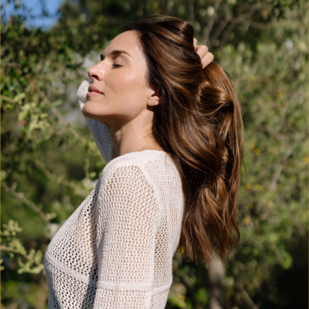 PELO SIN ENCRESPAMIENTO-FRIZZ CONTROL-TEKNIA-LAKME